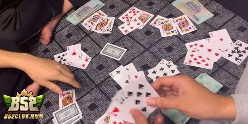 Cách hạ bài phỏm và tính điểm khi kết thúc