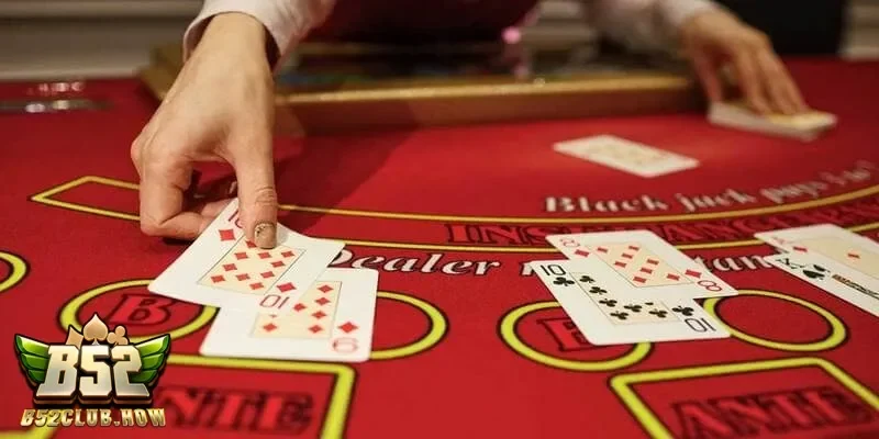 Kết hợp chiến lược trong luật chơi bài Blackjack và may mắn